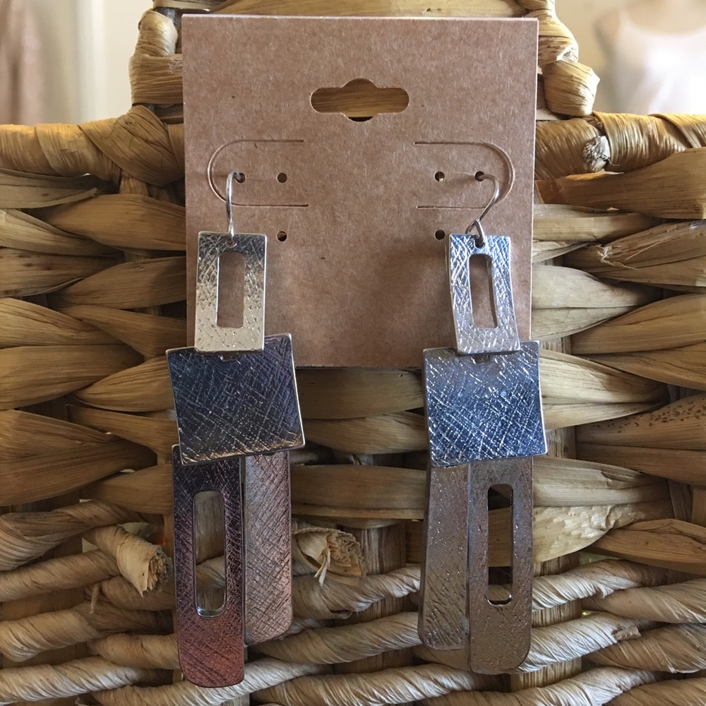 Textured silver tone disc dangle drop earrings